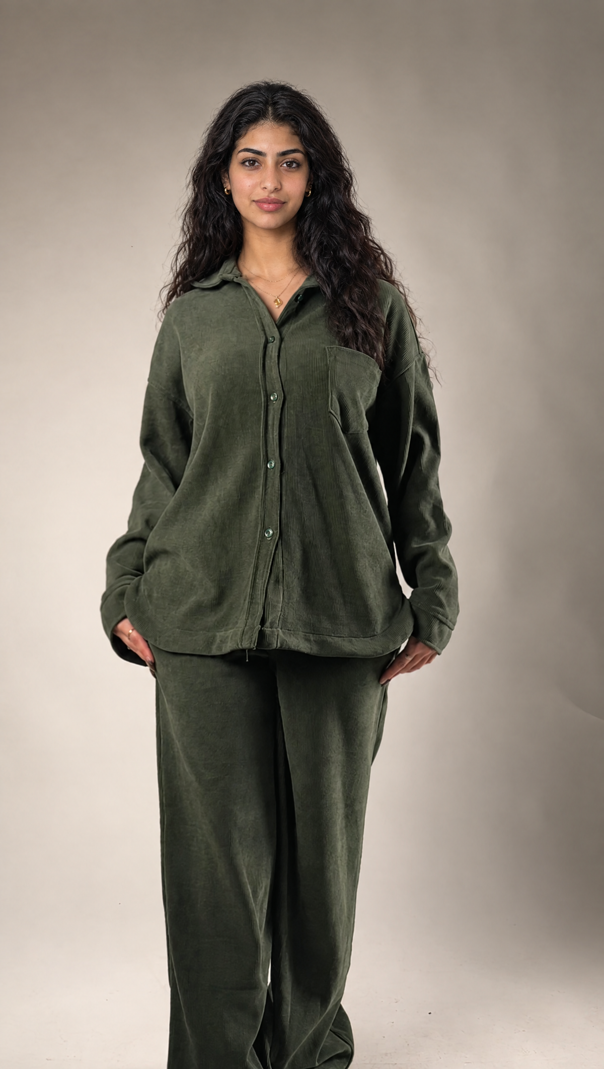 Olimme ribbed set in olive – full look