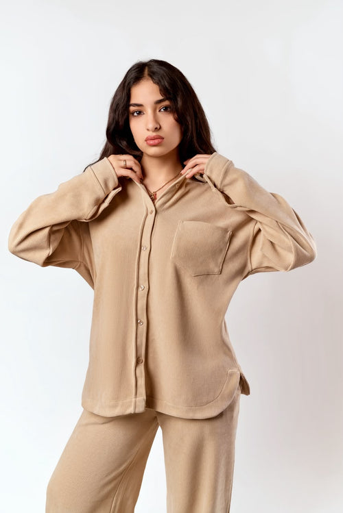 Olimme ribbed velvet set in beige – shirt close-up